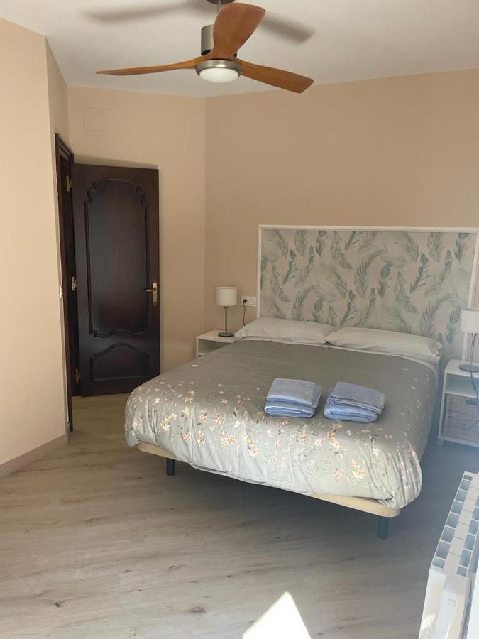 Apartamentos Gyc Vistas A Santo Domingo Леон Экстерьер фото