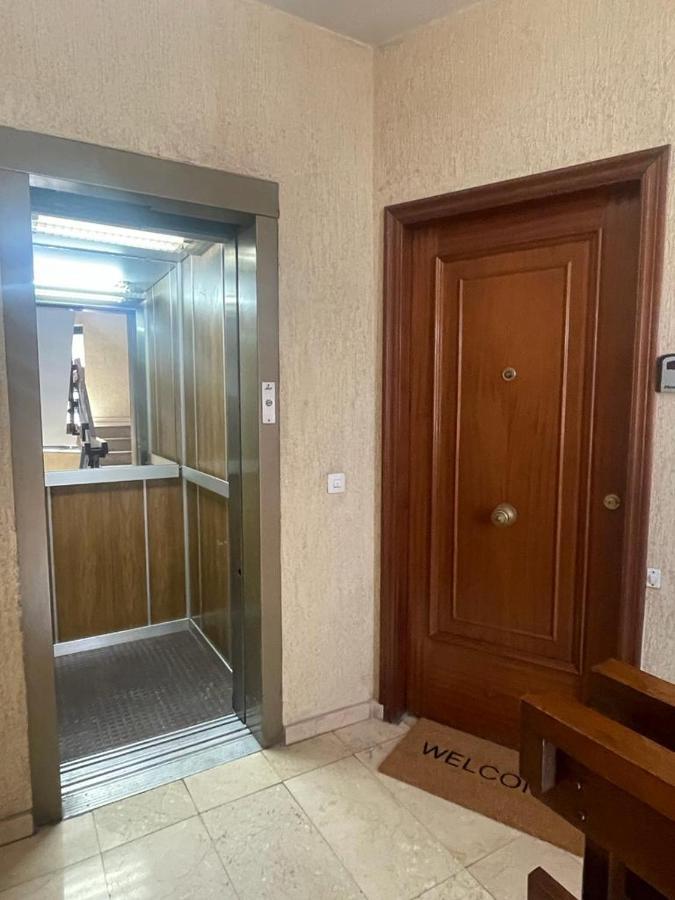 Apartamentos Gyc Vistas A Santo Domingo Леон Экстерьер фото