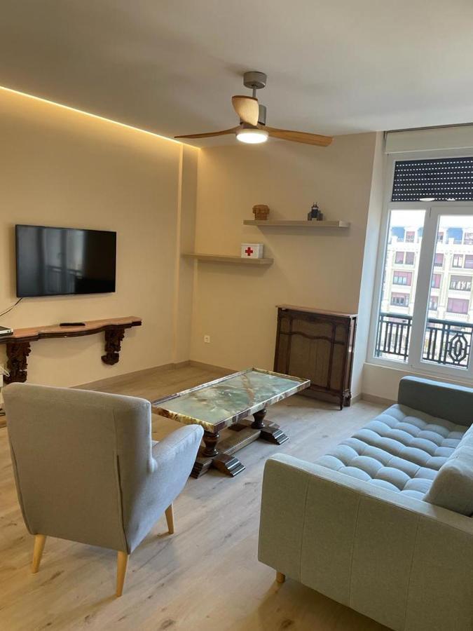 Apartamentos Gyc Vistas A Santo Domingo Леон Экстерьер фото